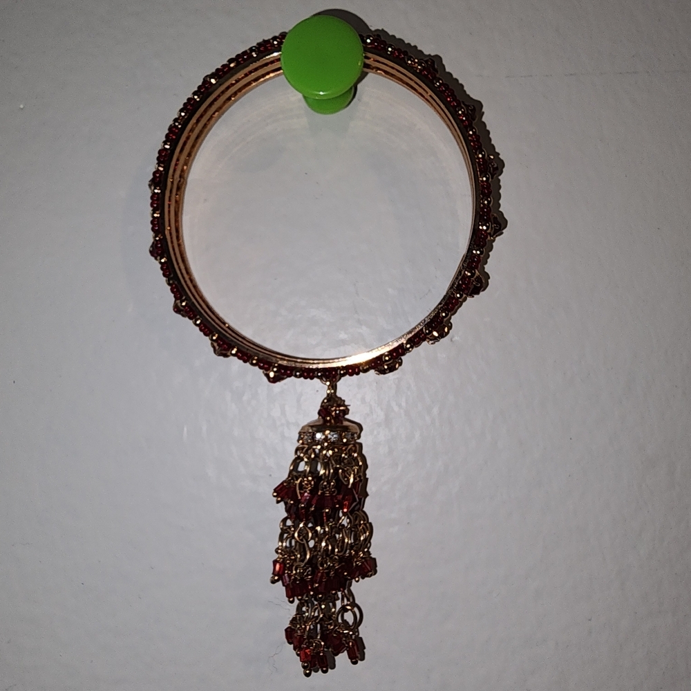 Bollywood Goldtone and Red Bangle Set - Picture 4 of 9